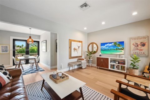 Купить виллу или дом в Майами-Спрингс, Флорида 3 спальни, 130.9м2, № 2066803 - фото 7