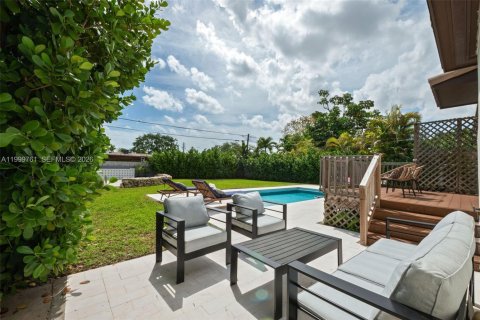 Купить виллу или дом в Майами-Спрингс, Флорида 3 спальни, 130.9м2, № 2066803 - фото 24