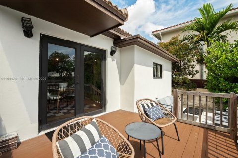 Купить виллу или дом в Майами-Спрингс, Флорида 3 спальни, 130.9м2, № 2066803 - фото 26