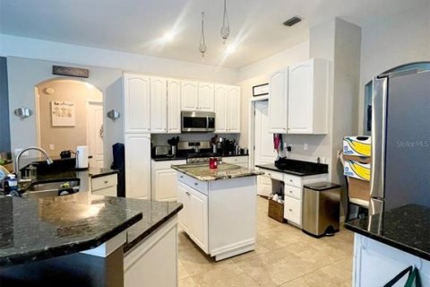Casa en venta en Tampa, Florida, 4 dormitorios, 224.64 m2 № 1819189 - foto 4