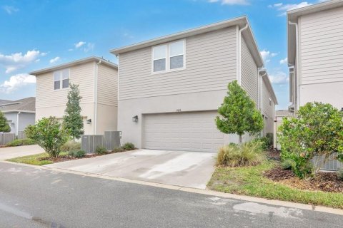 House in Winter Garden, Florida 5 bedrooms, 272.2 sq.m. № 2157920 - photo 19