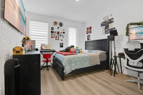 House in Winter Garden, Florida 5 bedrooms, 272.2 sq.m. № 2157920 - photo 28