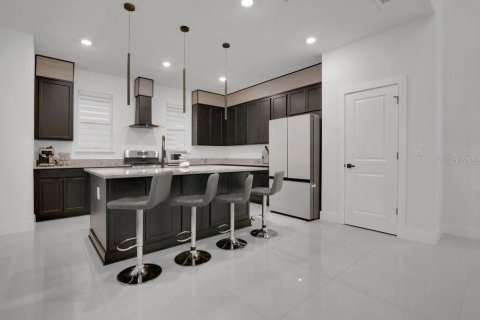 House in Winter Garden, Florida 5 bedrooms, 272.2 sq.m. № 2157920 - photo 15