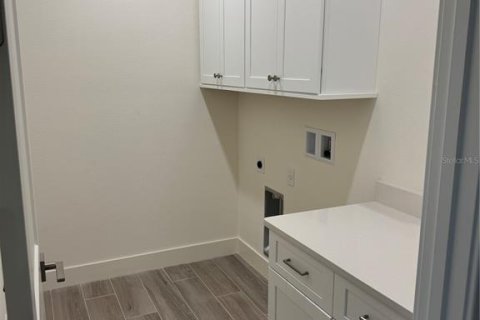 Touwnhouse à vendre à New Smyrna Beach, Floride: 4 chambres, 193.79 m2 № 2330558 - photo 6