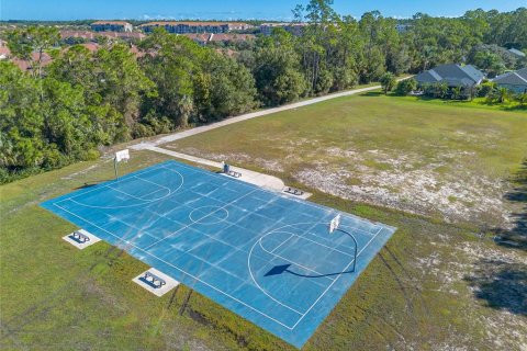 Touwnhouse à vendre à New Smyrna Beach, Floride: 4 chambres, 193.79 m2 № 2330558 - photo 19