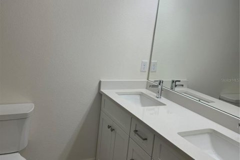 Touwnhouse à vendre à New Smyrna Beach, Floride: 4 chambres, 193.79 m2 № 2330558 - photo 8