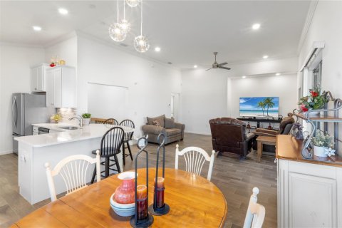 House in Vero Beach, Florida 3 bedrooms, 160.63 sq.m. № 2083168 - photo 12