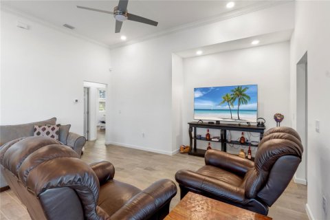 House in Vero Beach, Florida 3 bedrooms, 160.63 sq.m. № 2083168 - photo 15