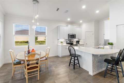 House in Vero Beach, Florida 3 bedrooms, 160.63 sq.m. № 2083168 - photo 30