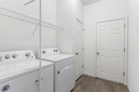 House in Vero Beach, Florida 3 bedrooms, 160.63 sq.m. № 2083168 - photo 8