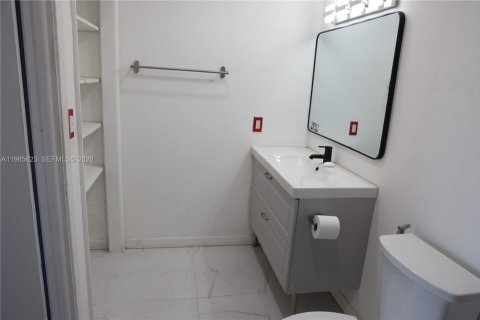 Condominio en venta en Hollywood, Florida, 1 dormitorio, 78.41 m2 № 2030660 - foto 30