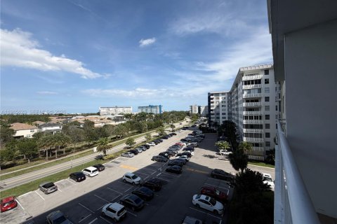 Condominio en venta en Hollywood, Florida, 1 dormitorio, 78.41 m2 № 2030660 - foto 20