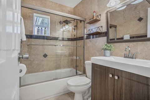 Купить виллу или дом в Помпано-Бич, Флорида 3 спальни, 113.34м2, № 2154711 - фото 30