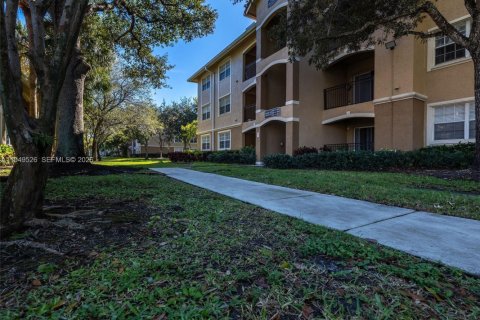 Copropriété à vendre à Pembroke Pines, Floride: 2 chambres, 104.98 m2 № 2005420 - photo 28