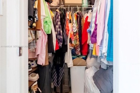 Copropriété à vendre à Pembroke Pines, Floride: 2 chambres, 104.98 m2 № 2005420 - photo 8