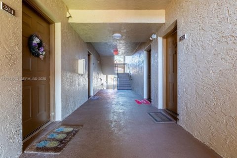 Copropriété à vendre à Pembroke Pines, Floride: 2 chambres, 104.98 m2 № 2005420 - photo 22