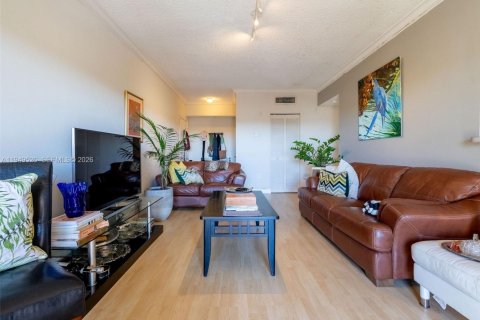 Copropriété à vendre à Pembroke Pines, Floride: 2 chambres, 104.98 m2 № 2005420 - photo 5