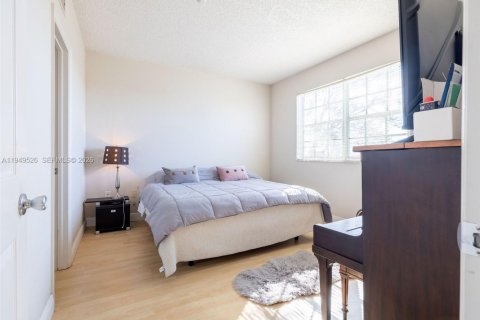 Copropriété à vendre à Pembroke Pines, Floride: 2 chambres, 104.98 m2 № 2005420 - photo 16