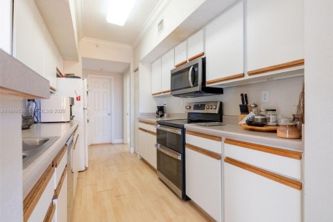 Copropriété à vendre à Pembroke Pines, Floride: 2 chambres, 104.98 m2 № 2005420 - photo 12