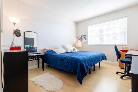 Copropriété à vendre à Pembroke Pines, Floride: 2 chambres, 104.98 m2 № 2005420 - photo 7