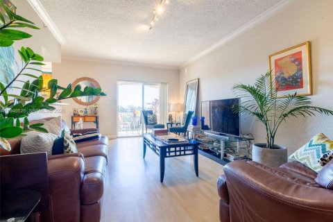 Copropriété à vendre à Pembroke Pines, Floride: 2 chambres, 104.98 m2 № 2005420 - photo 4