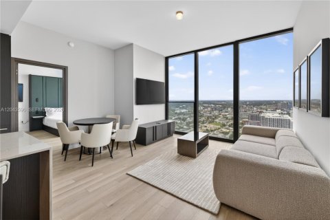 Condo in Miami, Florida, 2 bedrooms  № 2188718 - photo 5