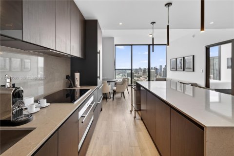 Condo in Miami, Florida, 2 bedrooms  № 2188718 - photo 3