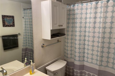 Copropriété à louer à Hollywood, Floride: 1 chambre, 77.57 m2 № 1872288 - photo 8