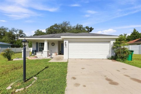 House in Lady Lake, Florida 4 bedrooms, 164.25 sq.m. № 2321055