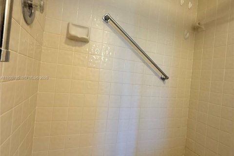 Condominio en alquiler en Tamarac, Florida, 2 dormitorios, 120.22 m2 № 1995389 - foto 20