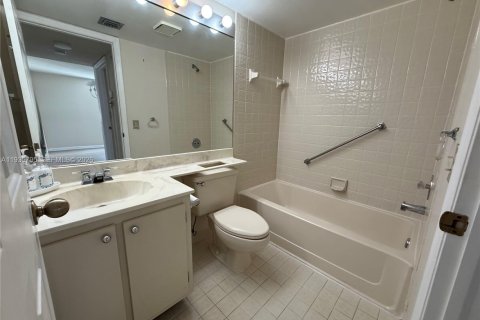 Condominio en alquiler en Tamarac, Florida, 2 dormitorios, 120.22 m2 № 1995389 - foto 24