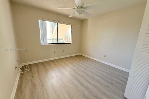 Condominio en alquiler en Tamarac, Florida, 2 dormitorios, 120.22 m2 № 1995389 - foto 22