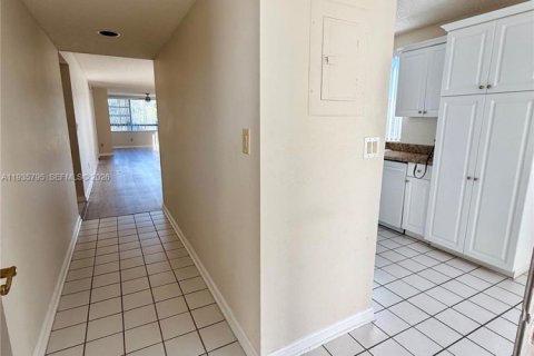 Condominio en Tamarac, Florida, 2 dormitorios  № 1995389