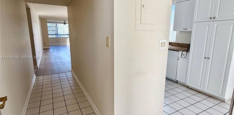 Condominio en Tamarac, Florida, 2 dormitorios  № 1995389