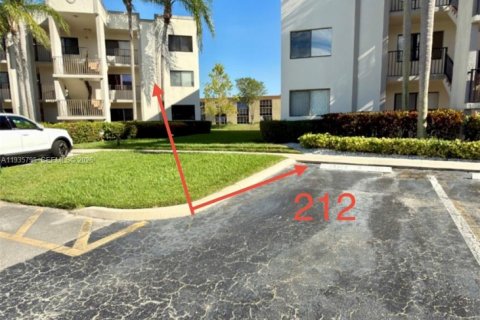 Condominio en alquiler en Tamarac, Florida, 2 dormitorios, 120.22 m2 № 1995389 - foto 29
