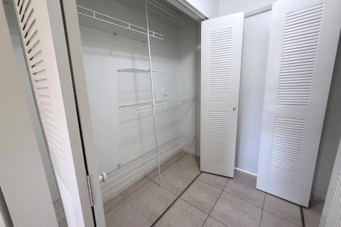 Condo in Sunrise, Florida, 1 bedroom  № 2173254 - photo 15