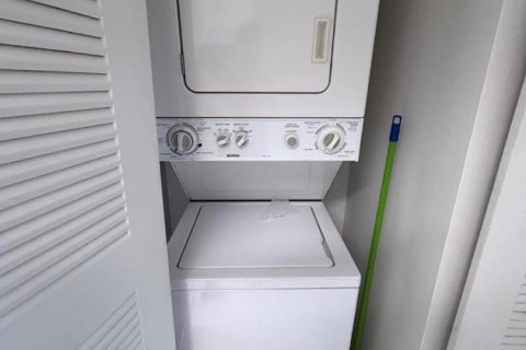 Condo in Sunrise, Florida, 1 bedroom  № 2173254 - photo 10
