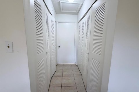 Condo in Sunrise, Florida, 1 bedroom  № 2173254 - photo 8