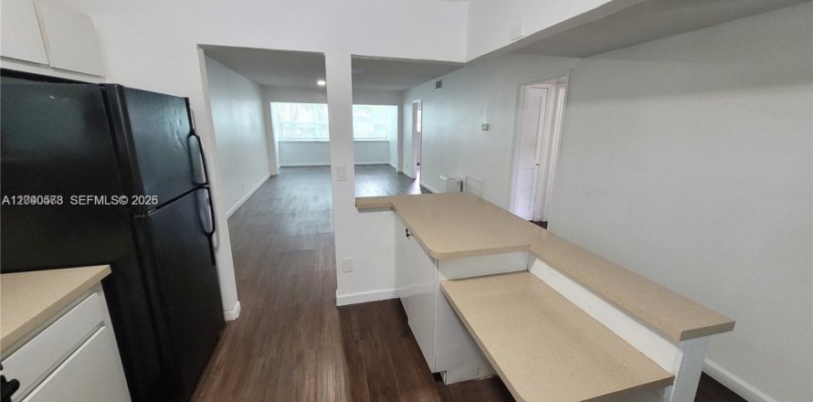 Condominio en Hollywood, Florida, 2 dormitorios  № 2087274