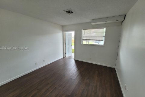 Condominio en alquiler en Hollywood, Florida, 2 dormitorios, 98.01 m2 № 2087274 - foto 13