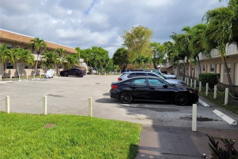 Condominio en alquiler en Hollywood, Florida, 2 dormitorios, 98.01 m2 № 2087274 - foto 20