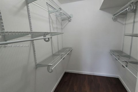 Condominio en alquiler en Hollywood, Florida, 2 dormitorios, 98.01 m2 № 2087274 - foto 9