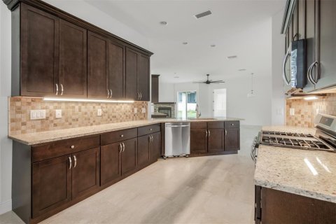 Villa ou maison à vendre à Homosassa, Floride: 3 chambres, 177.72 m2 № 1447439 - photo 5