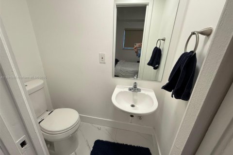 Copropriété à vendre à Miami, Floride: 2 chambres, 69.58 m2 № 1944567 - photo 17