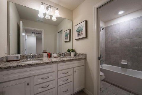 Townhouse in Davenport, Florida 3 bedrooms, 212.1 sq.m. № 1851538 - photo 12