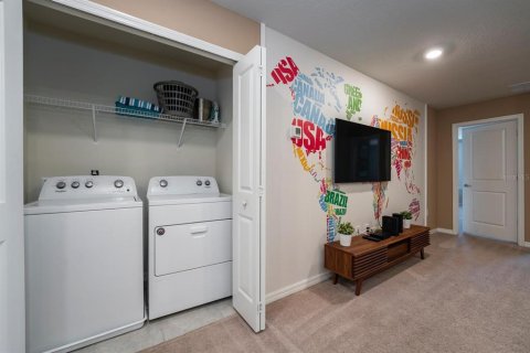 Townhouse in Davenport, Florida 3 bedrooms, 212.1 sq.m. № 1851538 - photo 18
