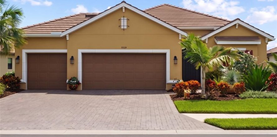 Villa ou maison à Palmetto, Floride 3 chambres, 220.09 m2 № 2422798