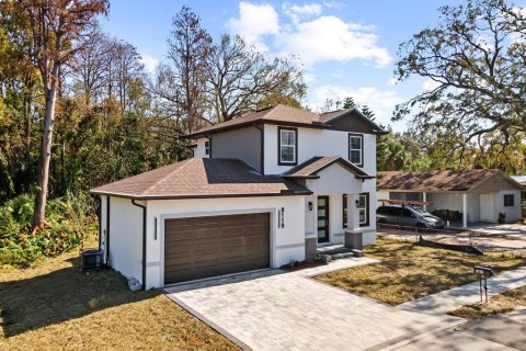 Купить виллу или дом в Тампа, Флорида 8 комнат, 192.59м2, № 1258471 - фото 2
