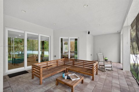 House in Jupiter, Florida 4 bedrooms, 300.17 sq.m. № 1967382 - photo 27