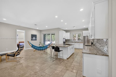 House in Jupiter, Florida 4 bedrooms, 300.17 sq.m. № 1967382 - photo 18